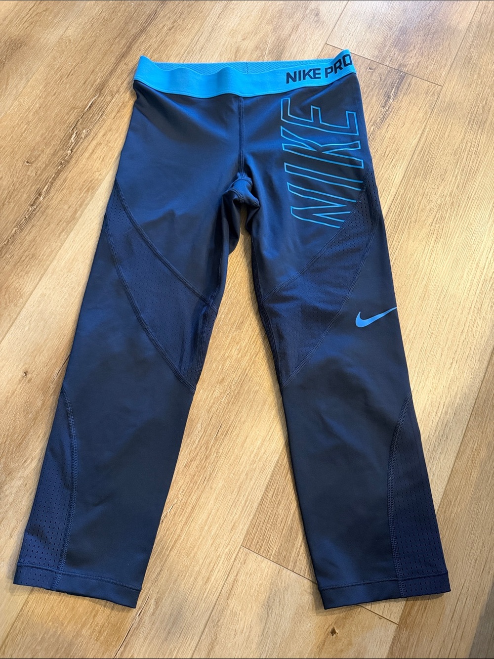 Nike Bundle - Picture 9 of 11